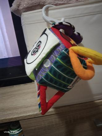 Lamaze kostka,