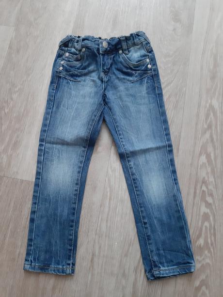 Rifle, džíny, dopodopo,110