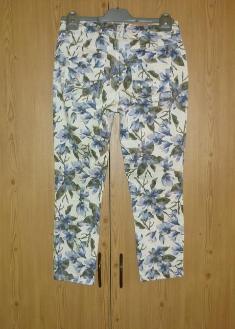 Světlé květované dámské 7/8 kalhoty takko fashion, takko,36