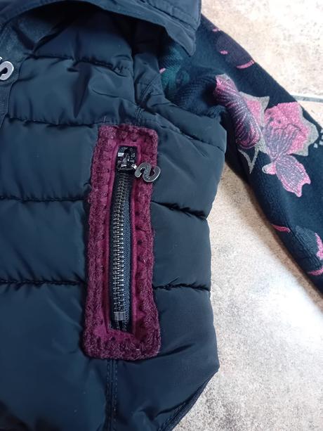 Vesta desigual, vel. 110/116, desigual,110