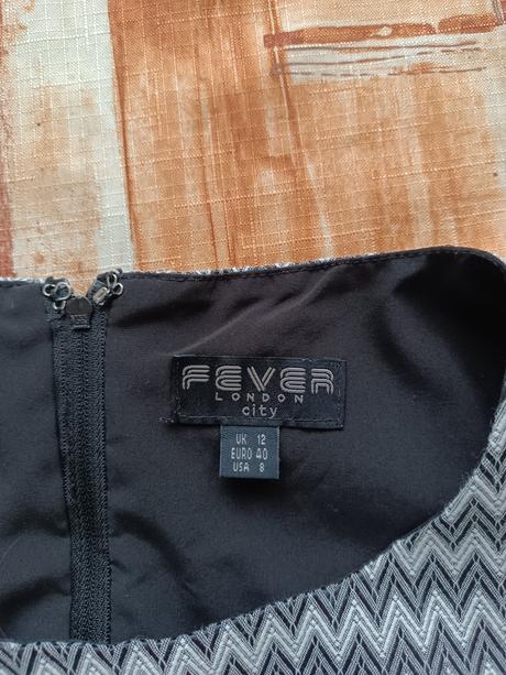 Dámské šaty fever, 40