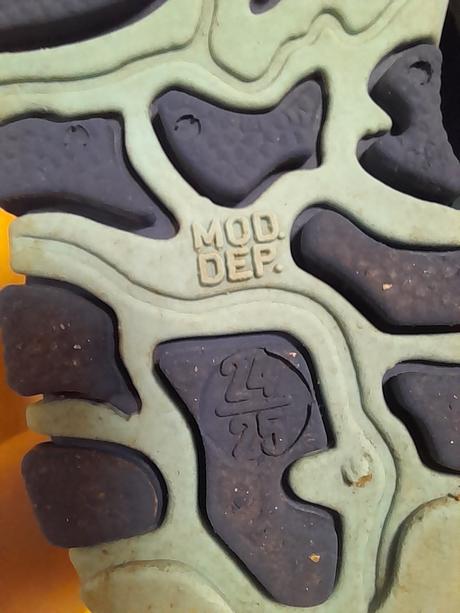 Holinky mod.dep., vel. 24/25, 24