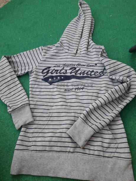 Mikina šedá na donošení 140, 140