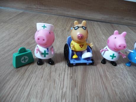 Set figurek peppa pig prasátko peppa nemocnice,