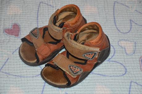 Hnědé kožené sandálky , essi,22