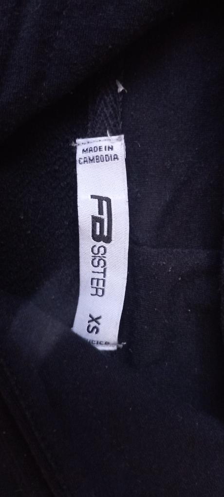 Mikina crop-top zn."fb sister" vel."xs" i větší, xs