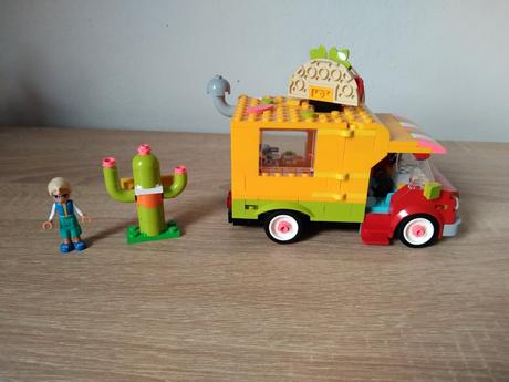 Lego friends 41701 pouliční trh s jídlem,
