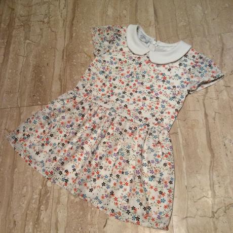 Slavnostní šaty s drobnými kvítky, 110