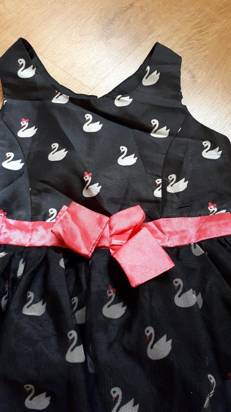 Krásné slavnostní šaty s labuťema a tylovou sukní, h&m,116