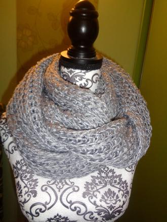 Krásná šedostříbrná spojená šála, 