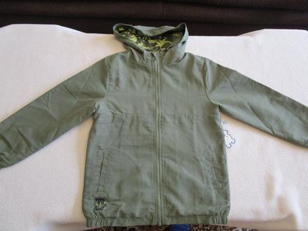Velmi pěkná khaki zelená bavl. jarní bunda skapucí, lupilu,116