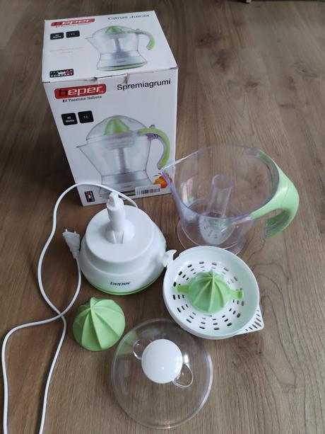 Elektrický citrusovač odšťavňovač, 
