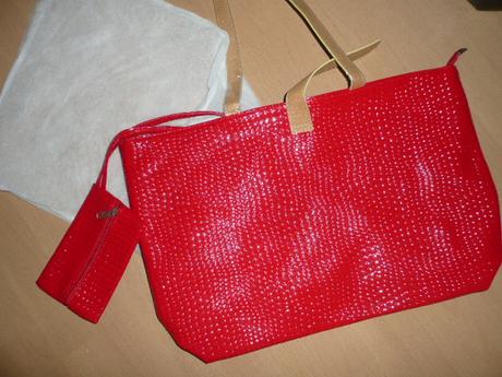 Kabelka velká červená s klíčenkou - peněženkou,