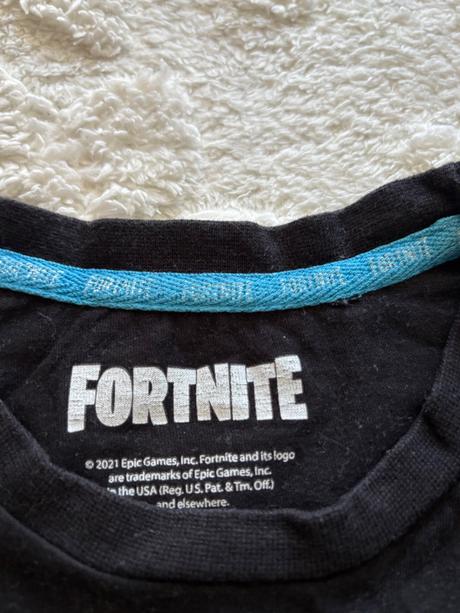 Triko černý- v.cca 11/12 let fortnite, 146