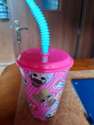 Kelímek lol tvrdý plastový s brčkem, 