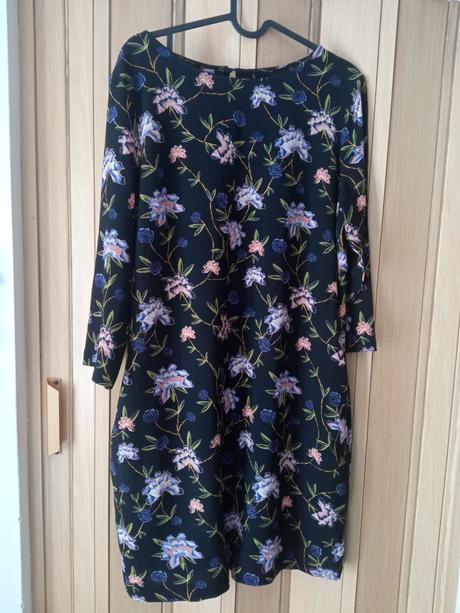 Dámské šaty velikost m/l, m