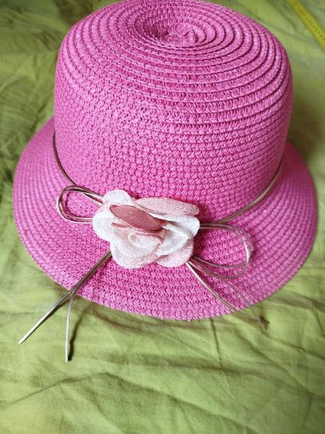 Dívčí klobouk, 158