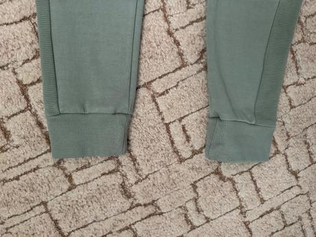 Tepláky, reserved,146