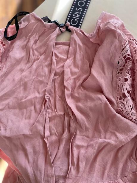 Nové růžové šaty s krajkou, s vadou, vel s/m, girl, m / s