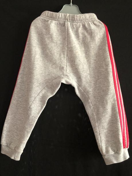 Šedé tepláky s tkaničkou, adidas,98