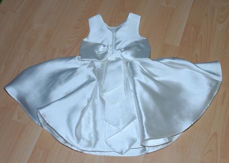 Společenské slavnostní dívčí šaty družička, 104