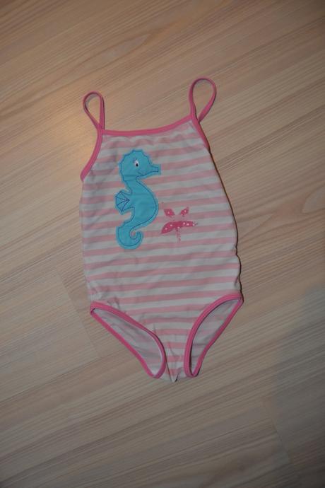 Jednodílné plavky, 104