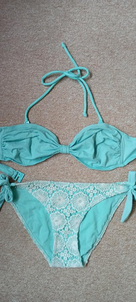 Dvoudílné plavky vel."m/l", l