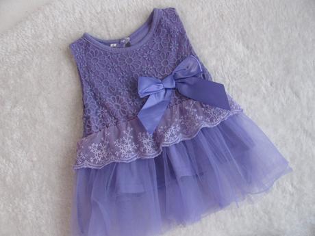 Sváteční fialové šatičky s tylem, 62