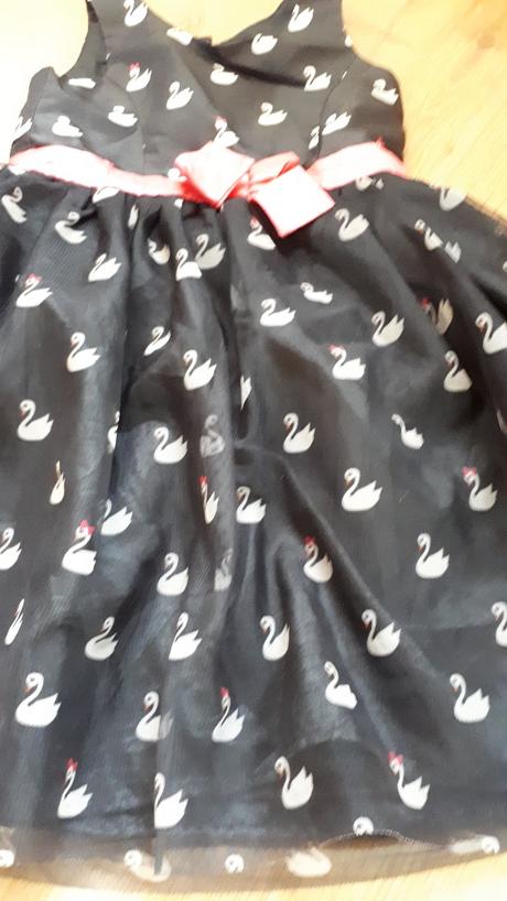 Krásné slavnostní šaty s labuťema a tylovou sukní, h&m,116