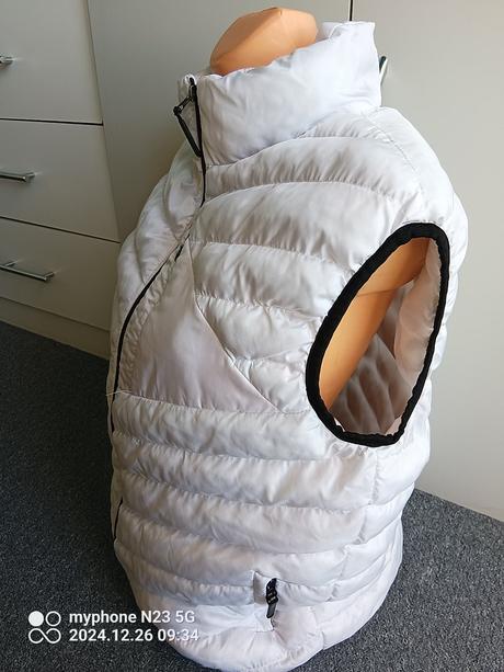 Vesta bílá vel."xl", xl