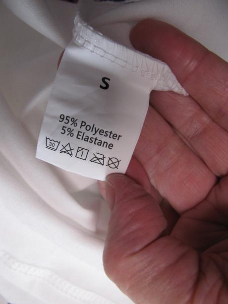 Bílé elastické tričko s potiskem, s