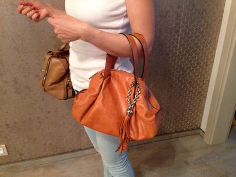 Kabelka a pásek coccinelle vintage oranžová kůže,