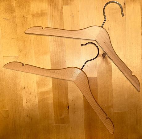 Hänga dřevěná ramínka 5 ks, šířka (cm): 30,délka (cm): 30