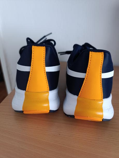 Běžecké tenisky reebok vel. 39 nové, 39