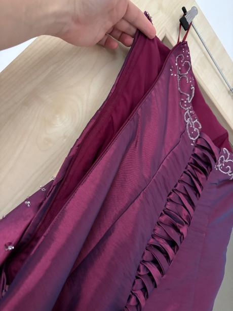 Ob/ nádherné šaty společenské/ plesové - v.s, s