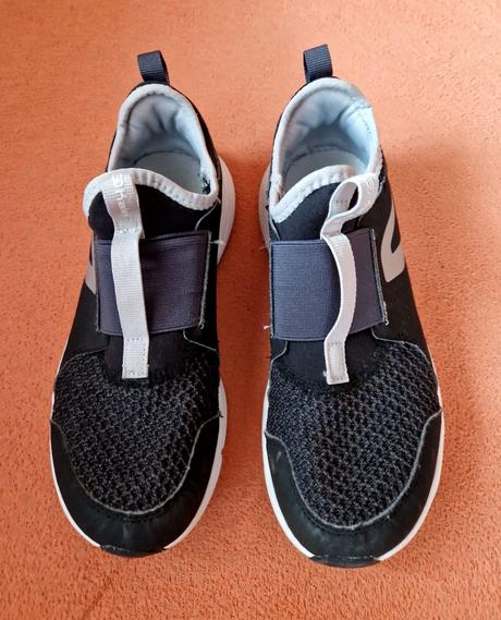 Sálovky z decathlonu - top stav, vel. 35, decathlon,35