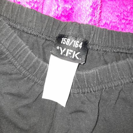 Černé legíny tříčtvrťáky s hvězdami-díra, zdarma, 158