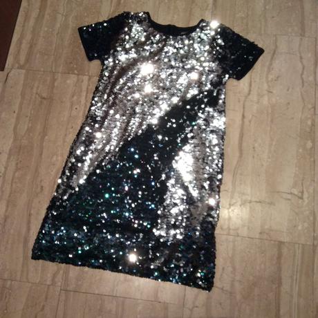 Modro-stříbrné šaty s překlápěcími flitry, primark,140