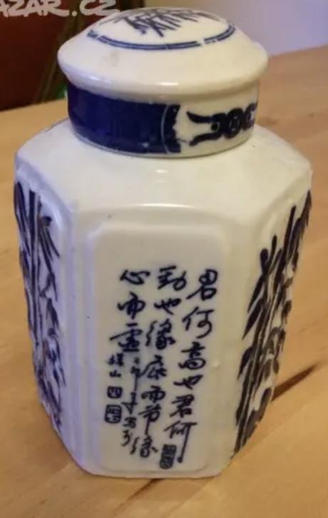 Čínská porcelánová doza, 
