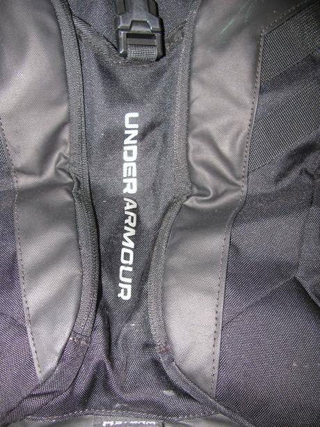 Sportovní černý batoh under armour,