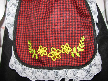 Karnevalový kostým- šaty karkulka, děvečka apod.,