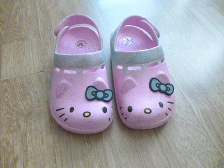 Třpytivé pantofle hello kitty vel. 26-27, 26