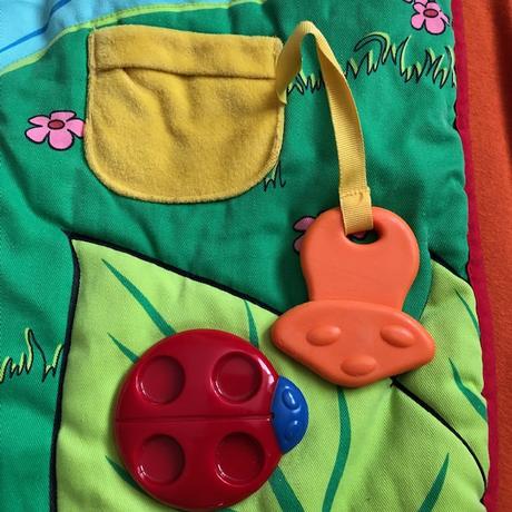 Hraci deka pro miminka, 