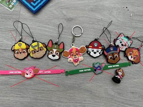 Tlapková patrola (paw patrol) - přívěsky, figurka, disney