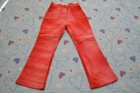 Elastické červené kalhoty, motiv batika, 116