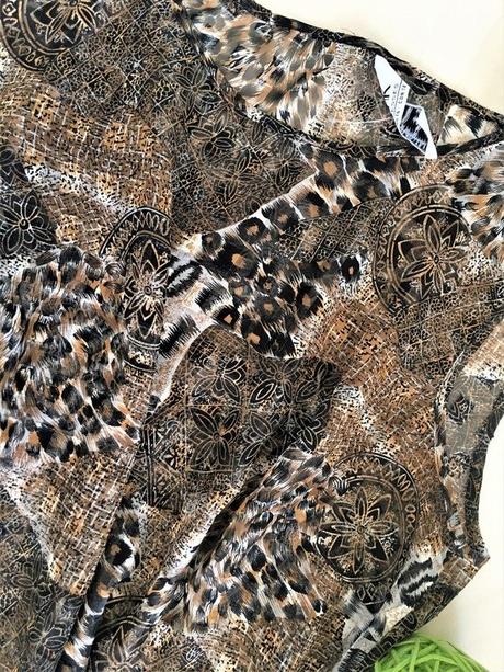 Halenka s krásným vzorem, vel uk 20, fink, 4xl