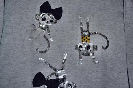 Dívčí svetr h&m s opičkami tenký v.110/116, h&m,110