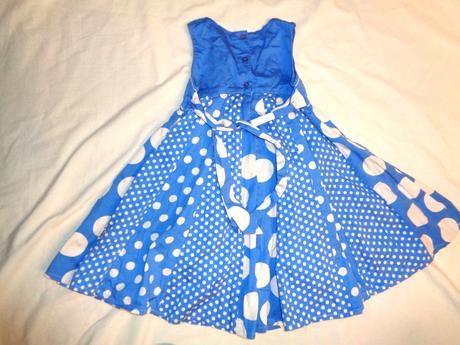 Krásné modré šaty s bílými puntíky, 116