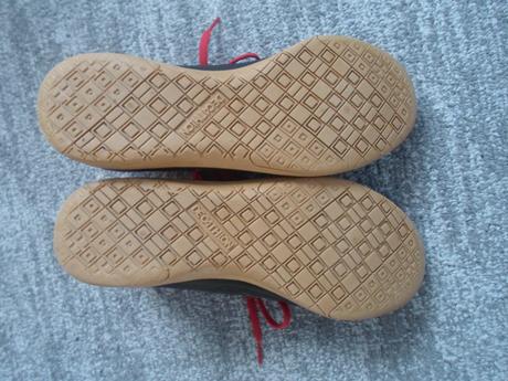 Černé červené tenisky botasky sálovky, decathlon,38