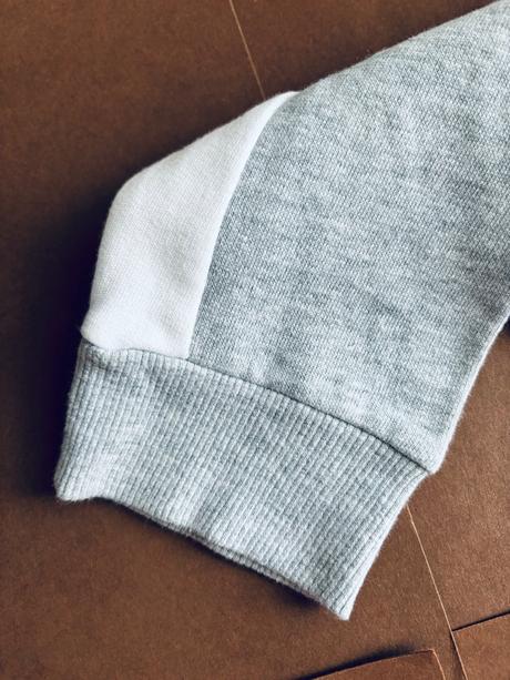 K1/ mikina dívčí  - v.7/8 let, 128